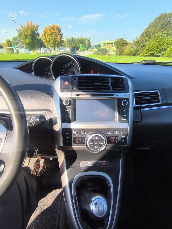 Toyota Verso 2015 — photo 15