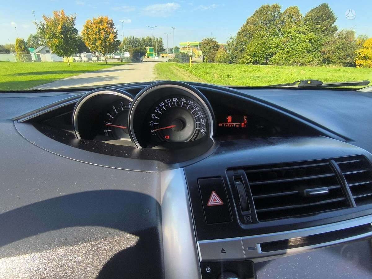 Toyota Verso 2015 — photo 16