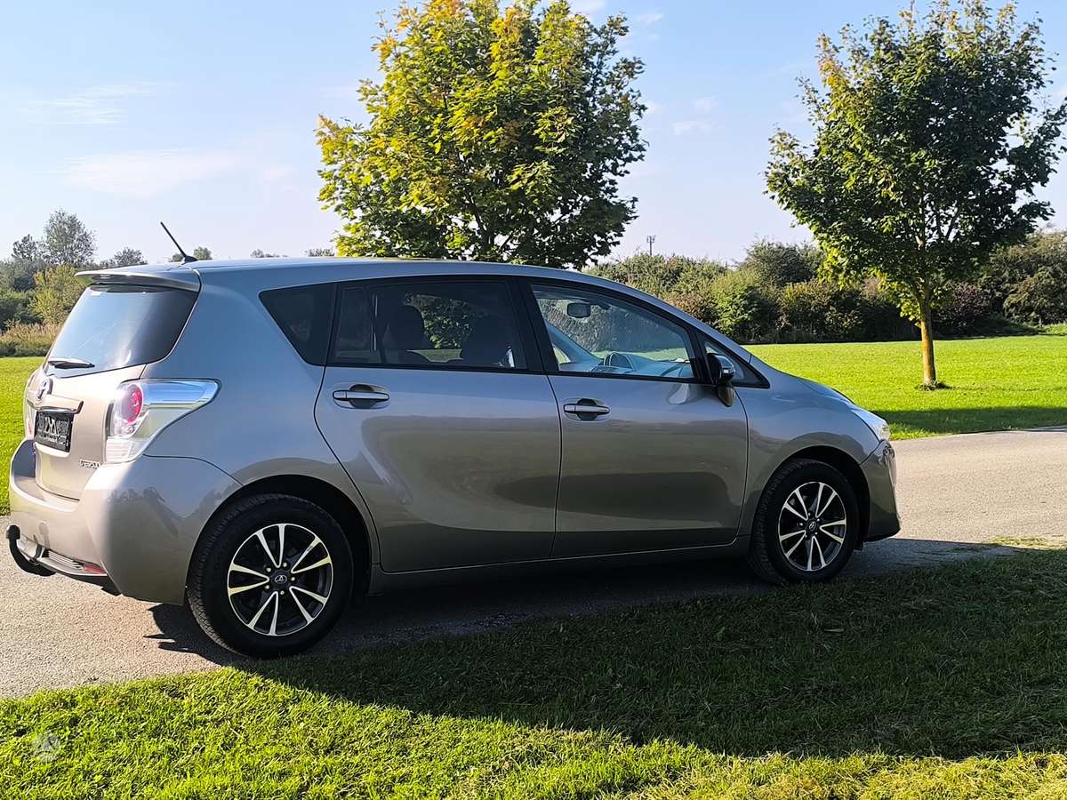 Toyota Verso 2015 — photo 5