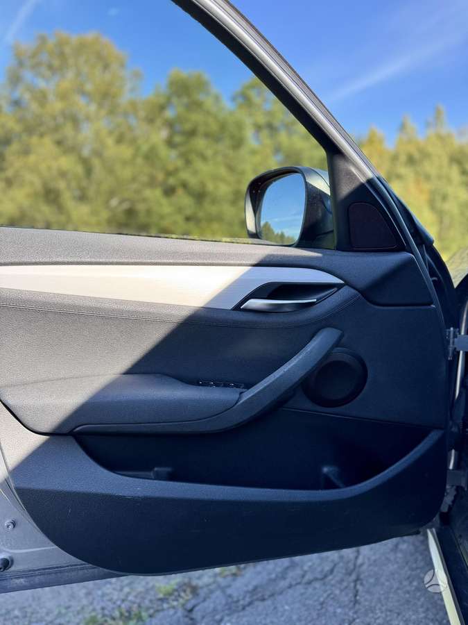 BMW X1 2009 — photo 11