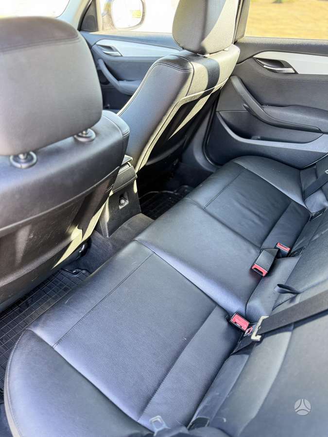 BMW X1 2009 — photo 9