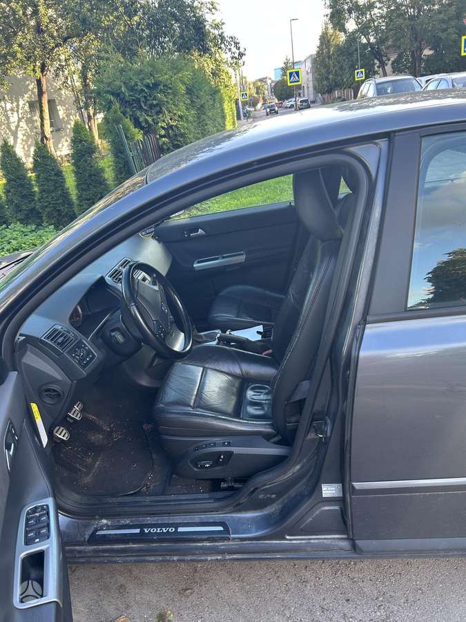Volvo S40 2005 — engine