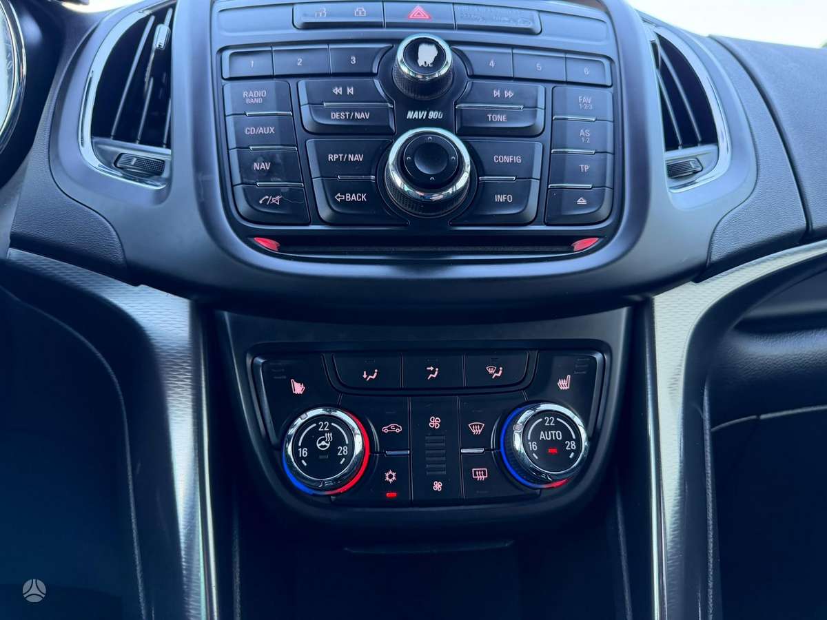 Opel Zafira 2013 — фото 14