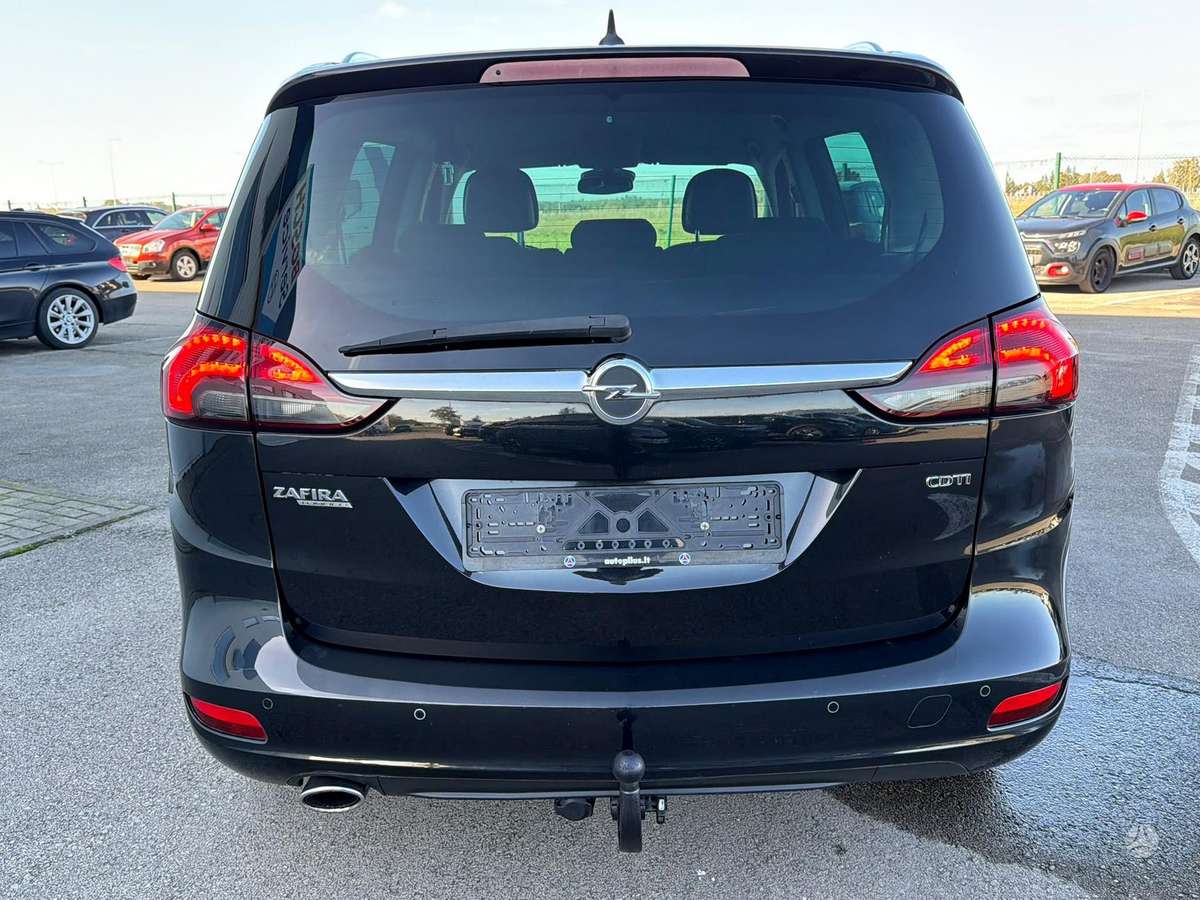 Opel Zafira 2013 — двигун 1956 cm³, 165 HP (121kW)