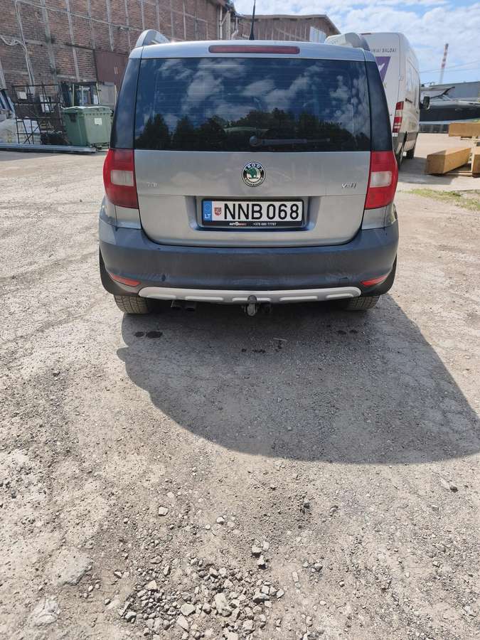 Skoda Yeti 2010 — rear view