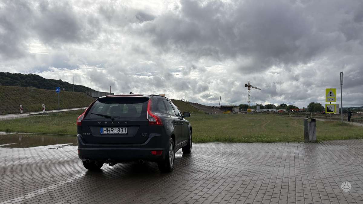 Volvo XC60 2009 — двигун 2400 cm³, 163 HP (120kW)