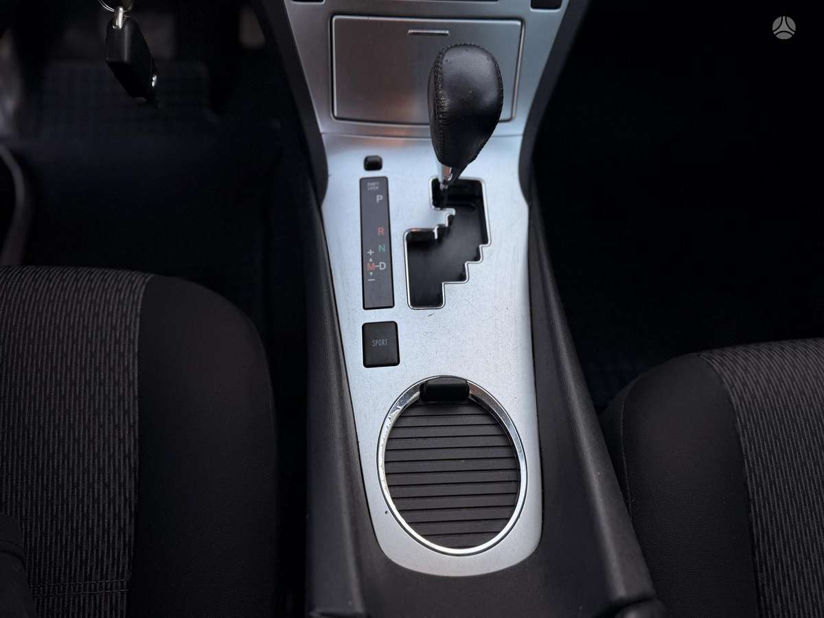 Toyota Avensis 2013 — photo 14
