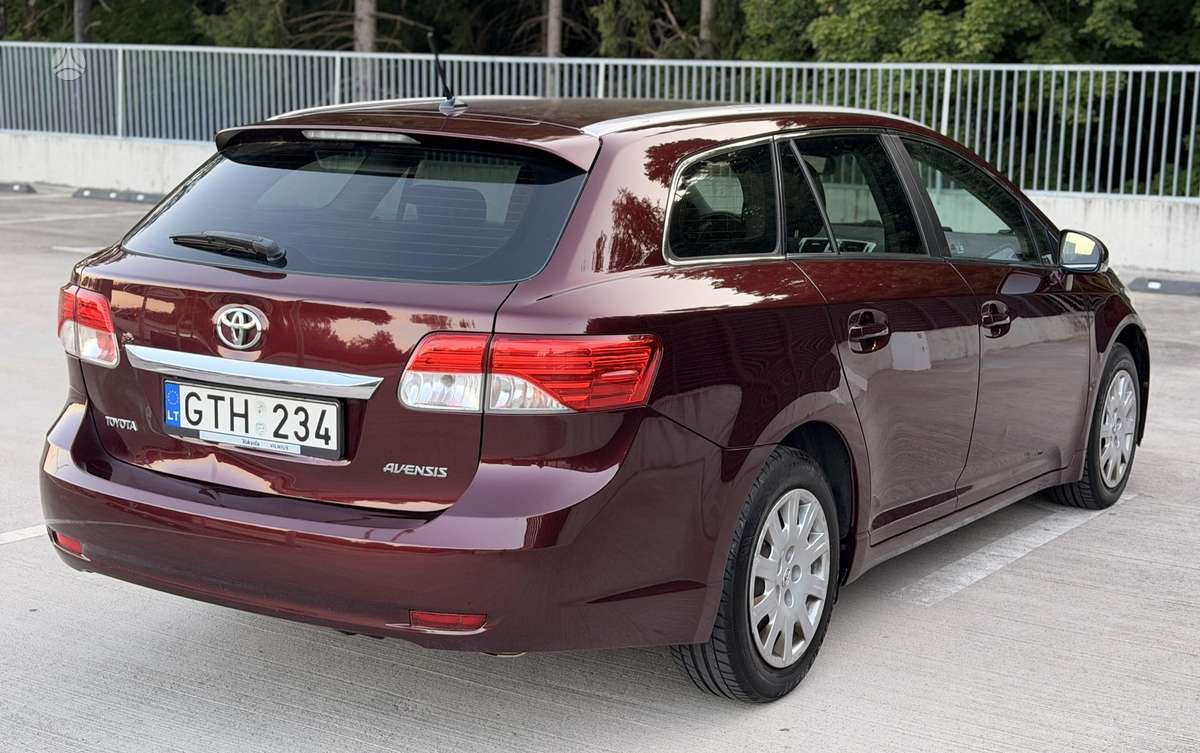 Toyota Avensis 2013 — engine 2000 cm³, 152 HP (112kW)