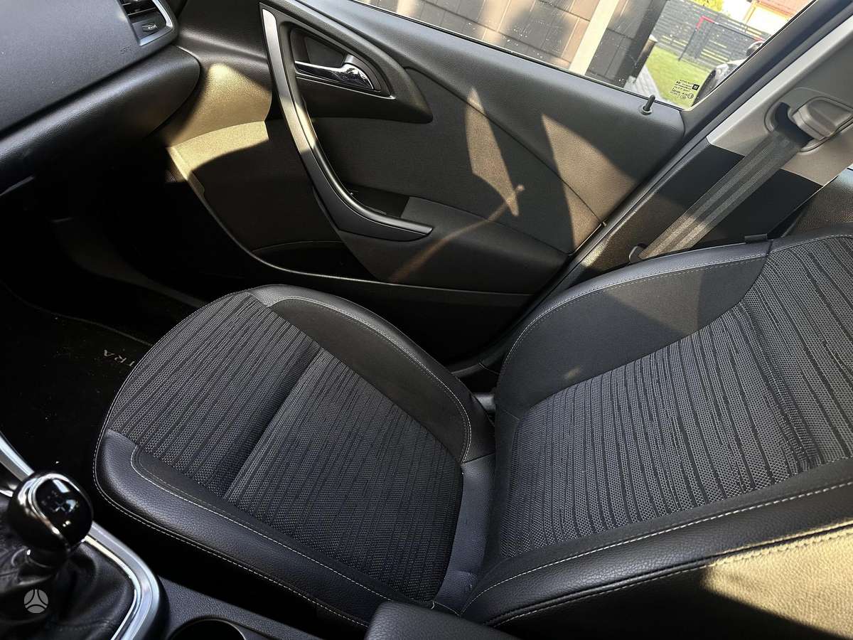 Opel Astra 2015 — фото 8