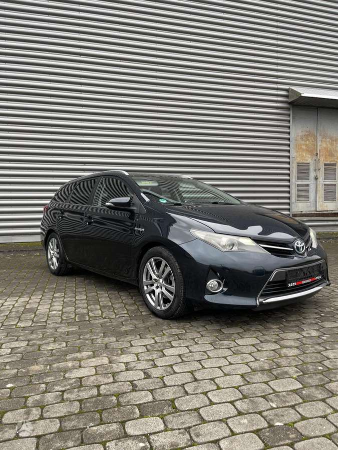 Toyota Auris 2013 — photo 10