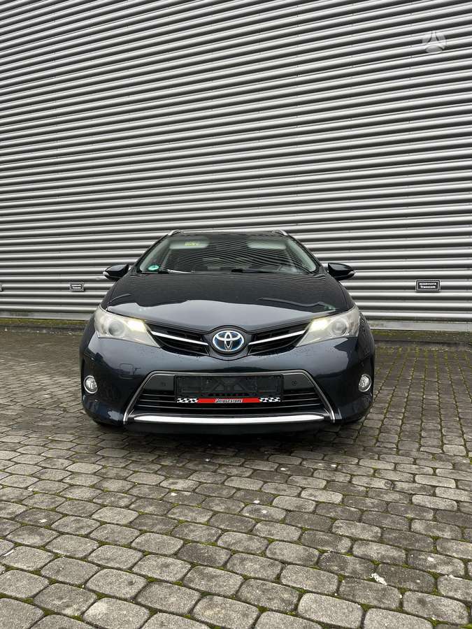 Toyota Auris 2013 — photo 11