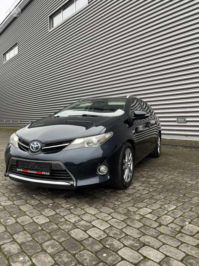 Toyota Auris 2013 — photo 12