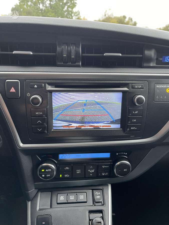 Toyota Auris 2013 — photo 14