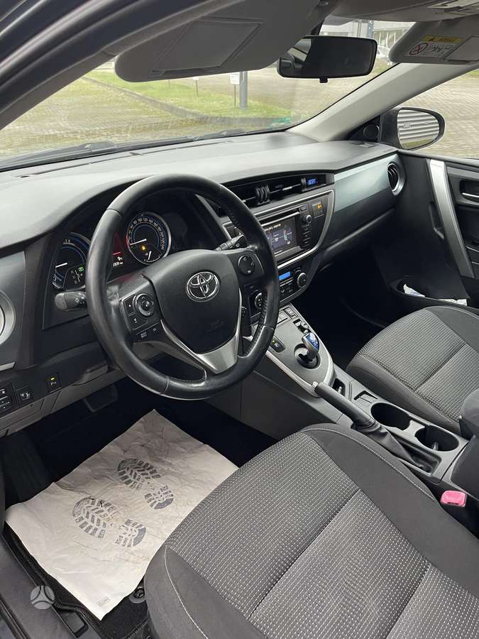 Toyota Auris 2013 — photo 15