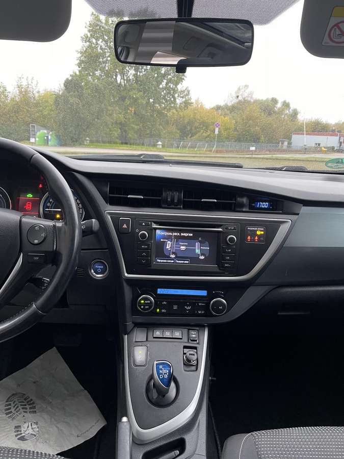 Toyota Auris 2013 — photo 16