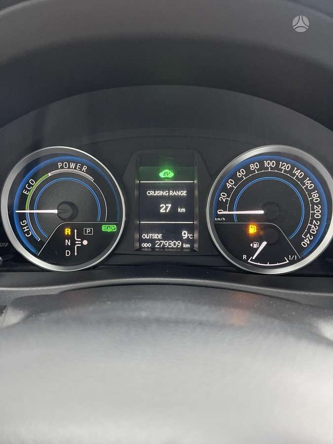 Toyota Auris 2013 — photo 17