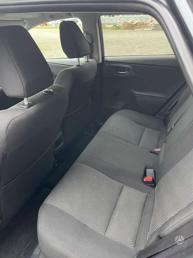 Toyota Auris 2013 — photo 18