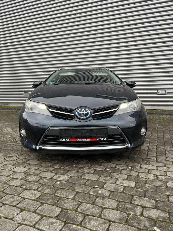 Toyota Auris 2013 — rear view