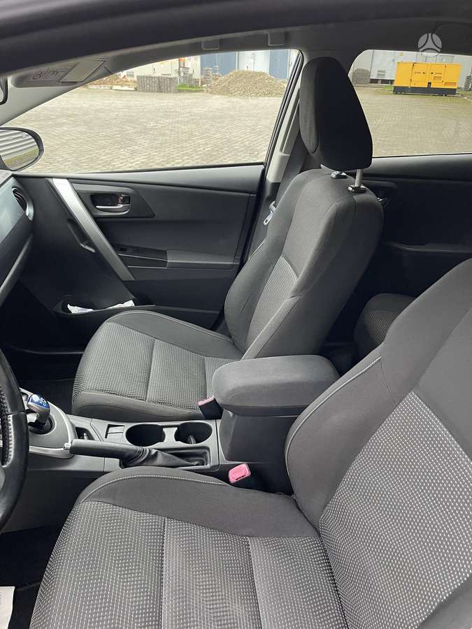 Toyota Auris 2013 — photo 20
