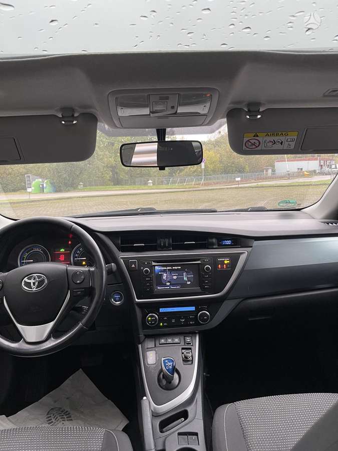Toyota Auris 2013 — photo 21