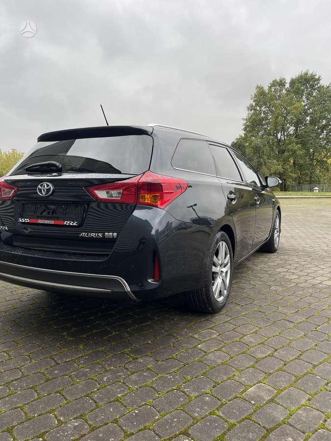 Toyota Auris 2013 — photo 8