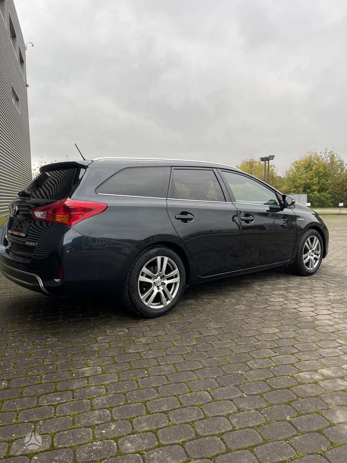 Toyota Auris 2013 — photo 9