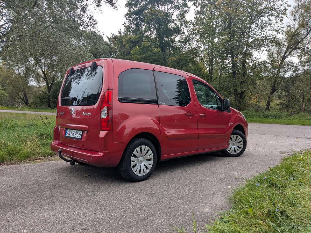 Citroen Berlingo 2011 — interior