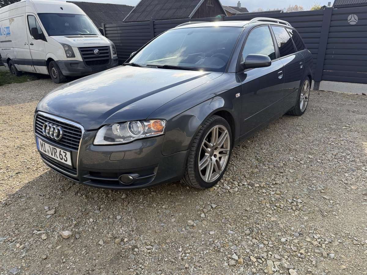 Audi A4 2006 — вигляд ззаду