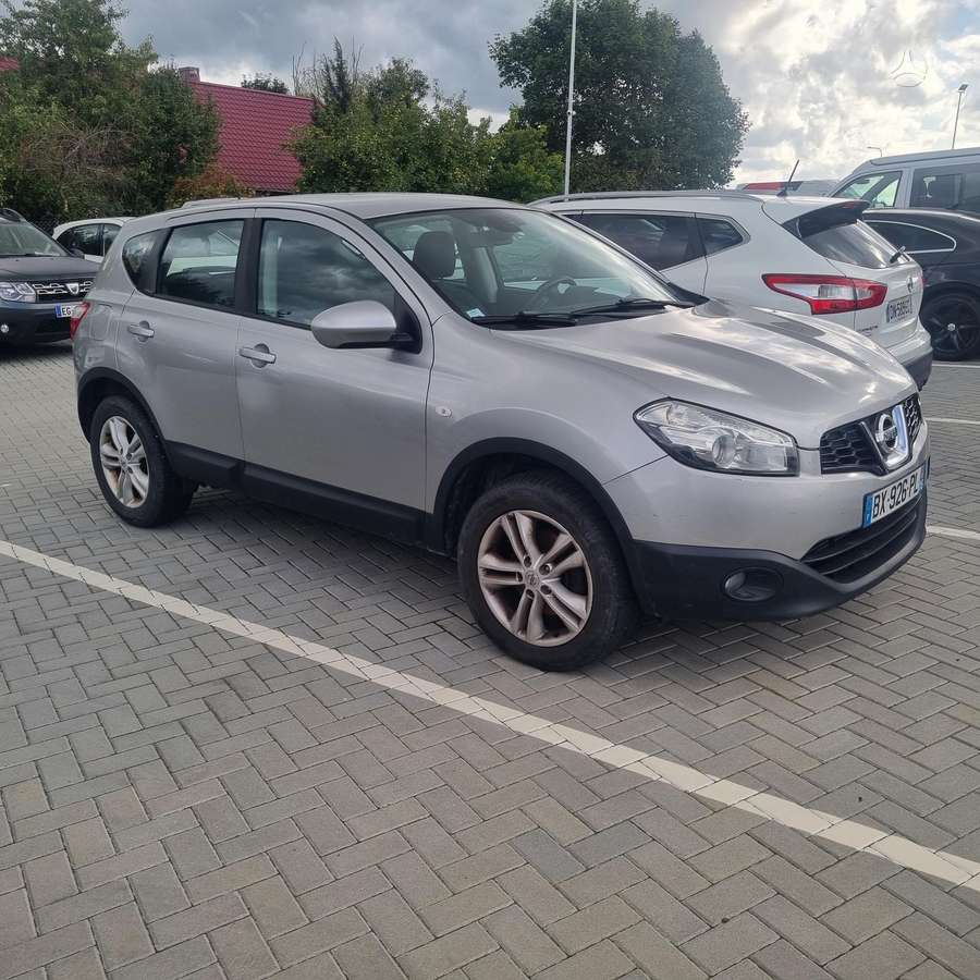 Nissan Qashqai 2011 — вигляд ззаду