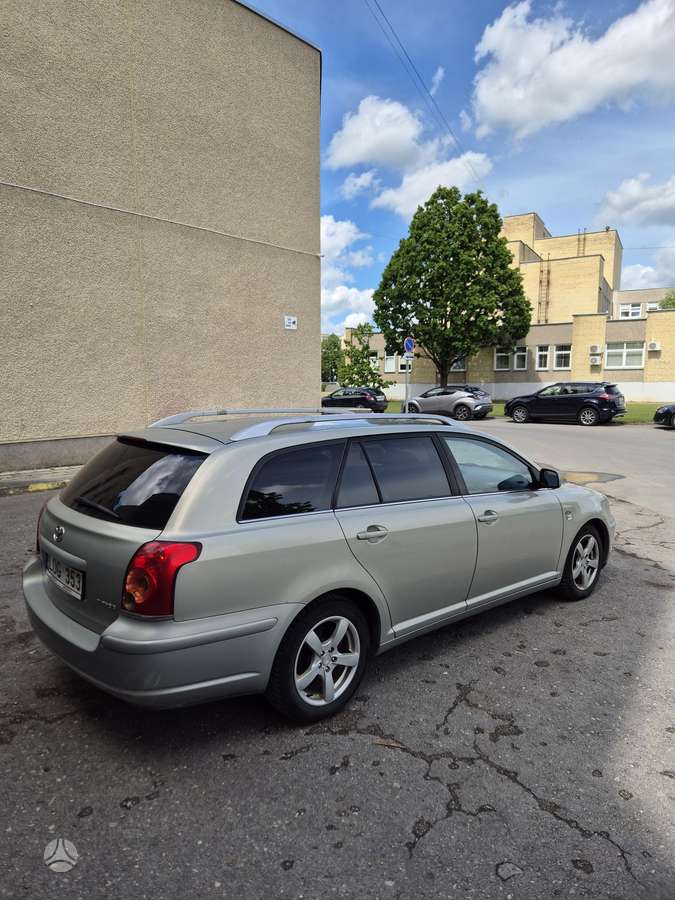Toyota Avensis 2005 — двигун 2000 cm³, 116 HP (85kW)