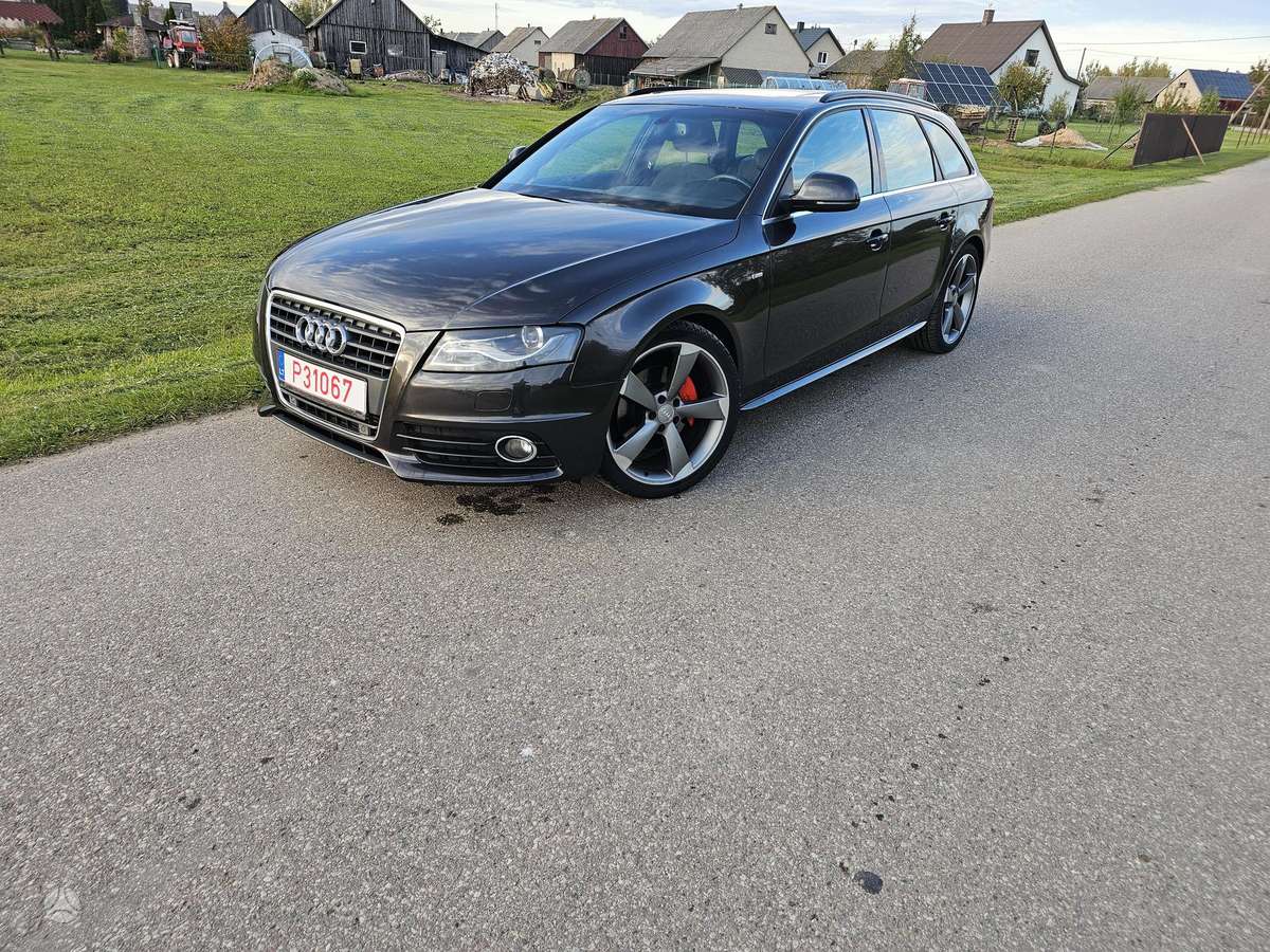 Audi A4 2009 — rear view
