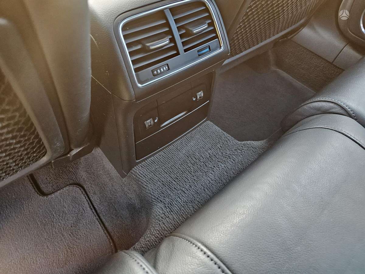 Audi A4 2009 — photo 24