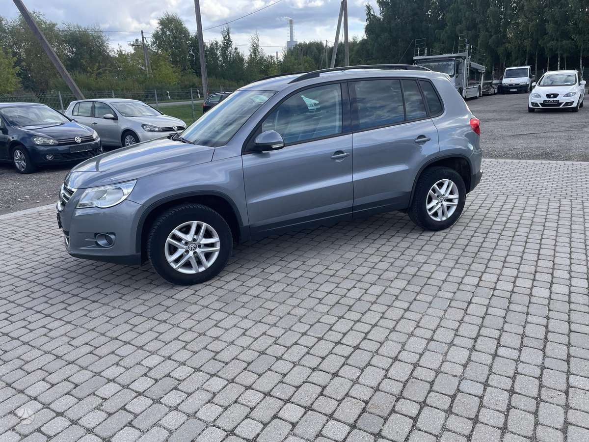 Volkswagen Tiguan 2011 — photo 8