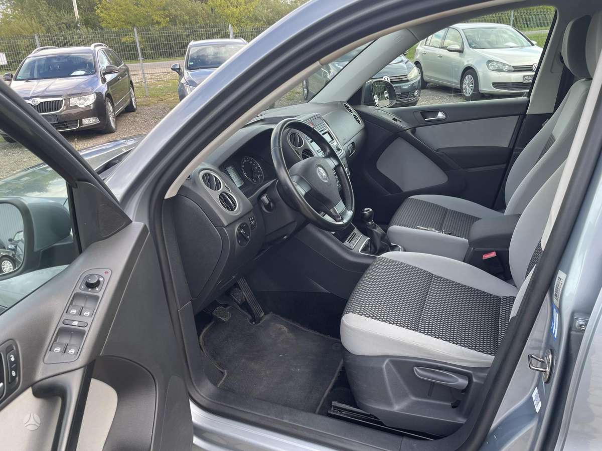 Volkswagen Tiguan 2011 — photo 9