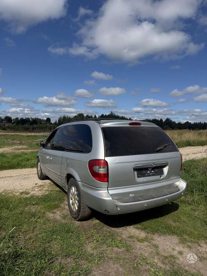 Chrysler Voyager 2005 — interior