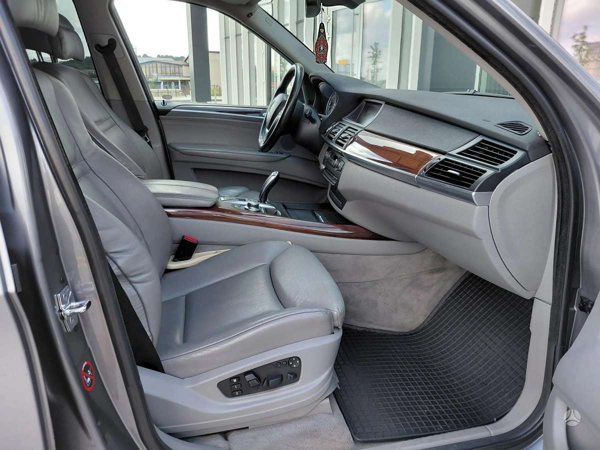 BMW X5 2007 — photo 11