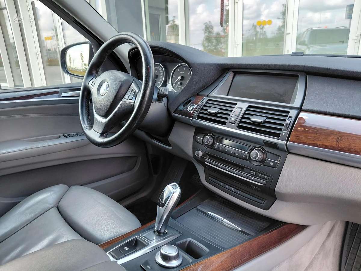 BMW X5 2007 — photo 12