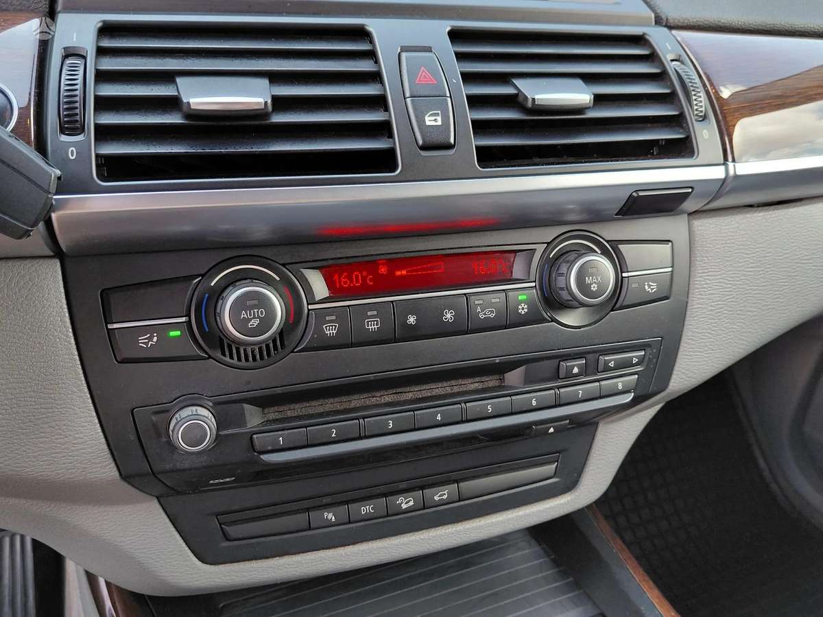 BMW X5 2007 — photo 14