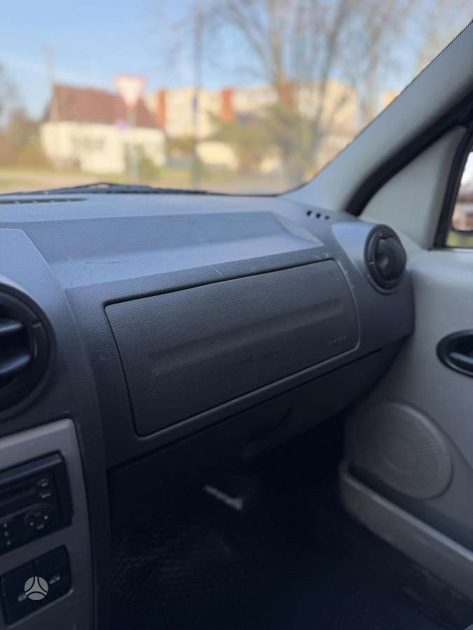 Dacia Logan 2007 — photo 18