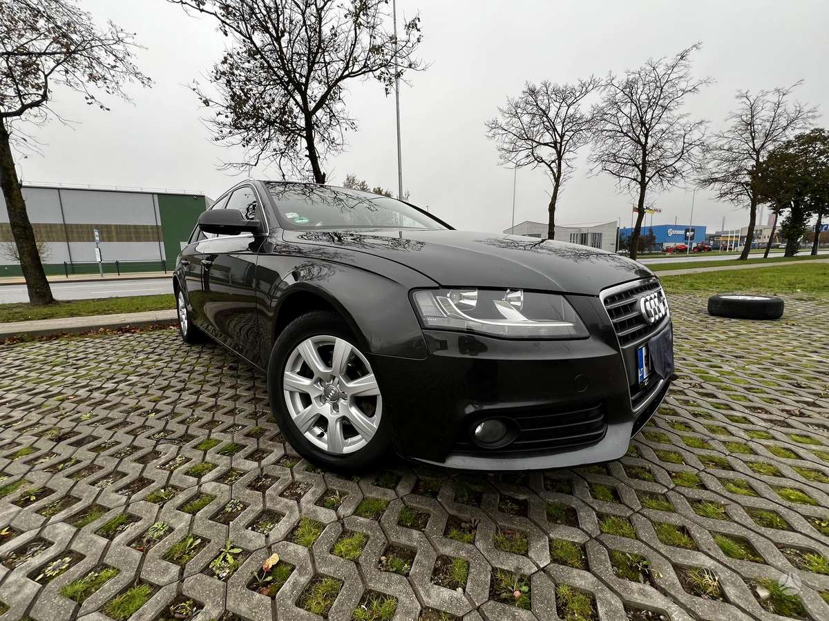 Audi A4 2011 — вигляд ззаду