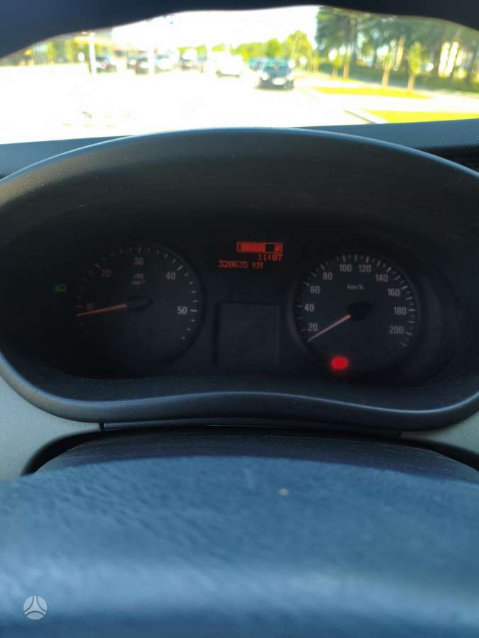 Opel Vivaro 2010 — photo 10