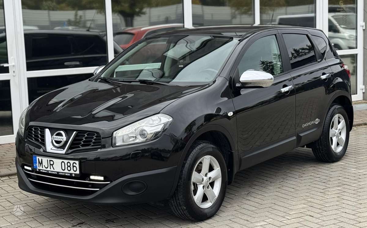 Nissan Qashqai 2010 — interior