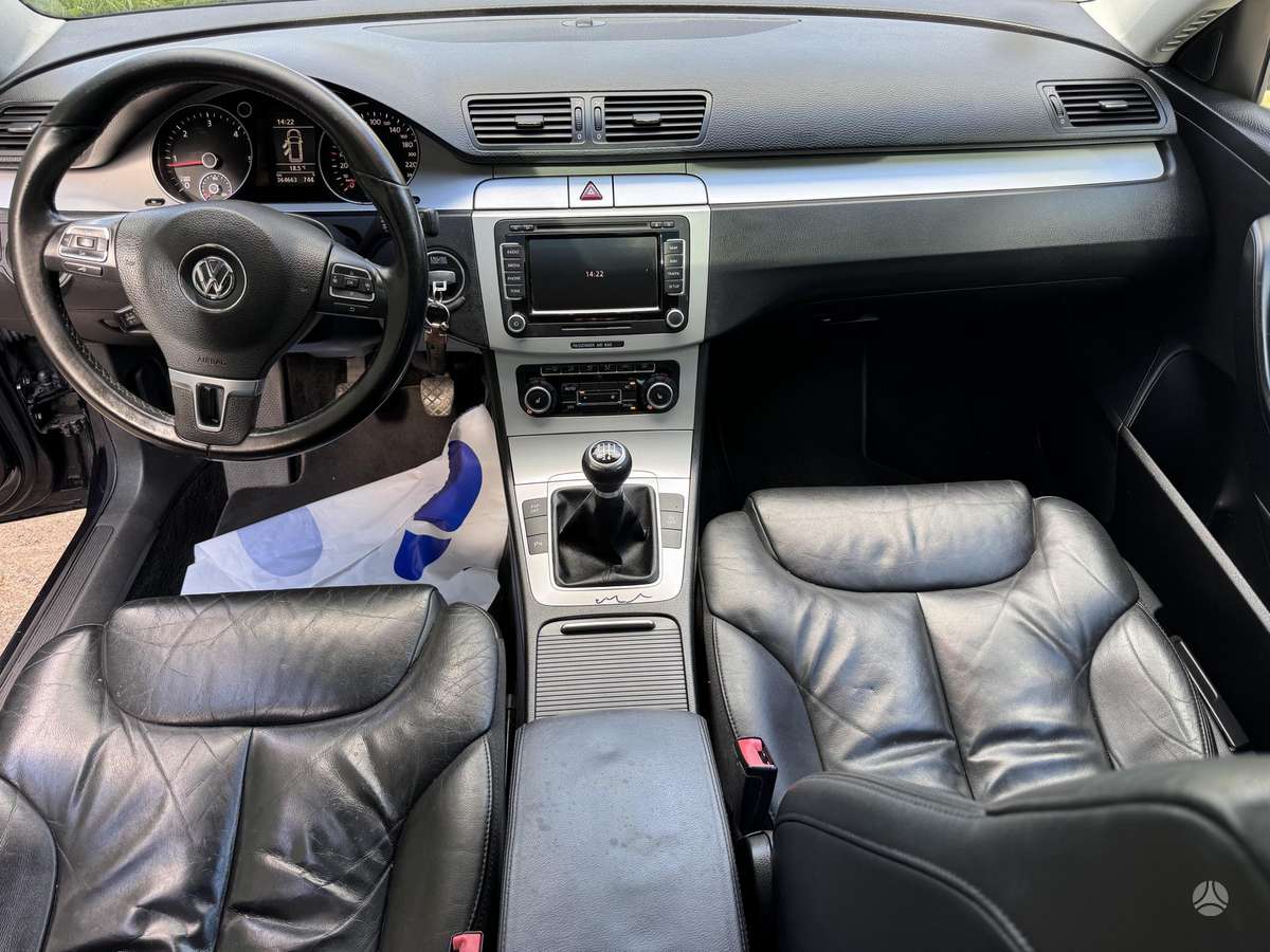 Volkswagen Passat 2010 — photo 16