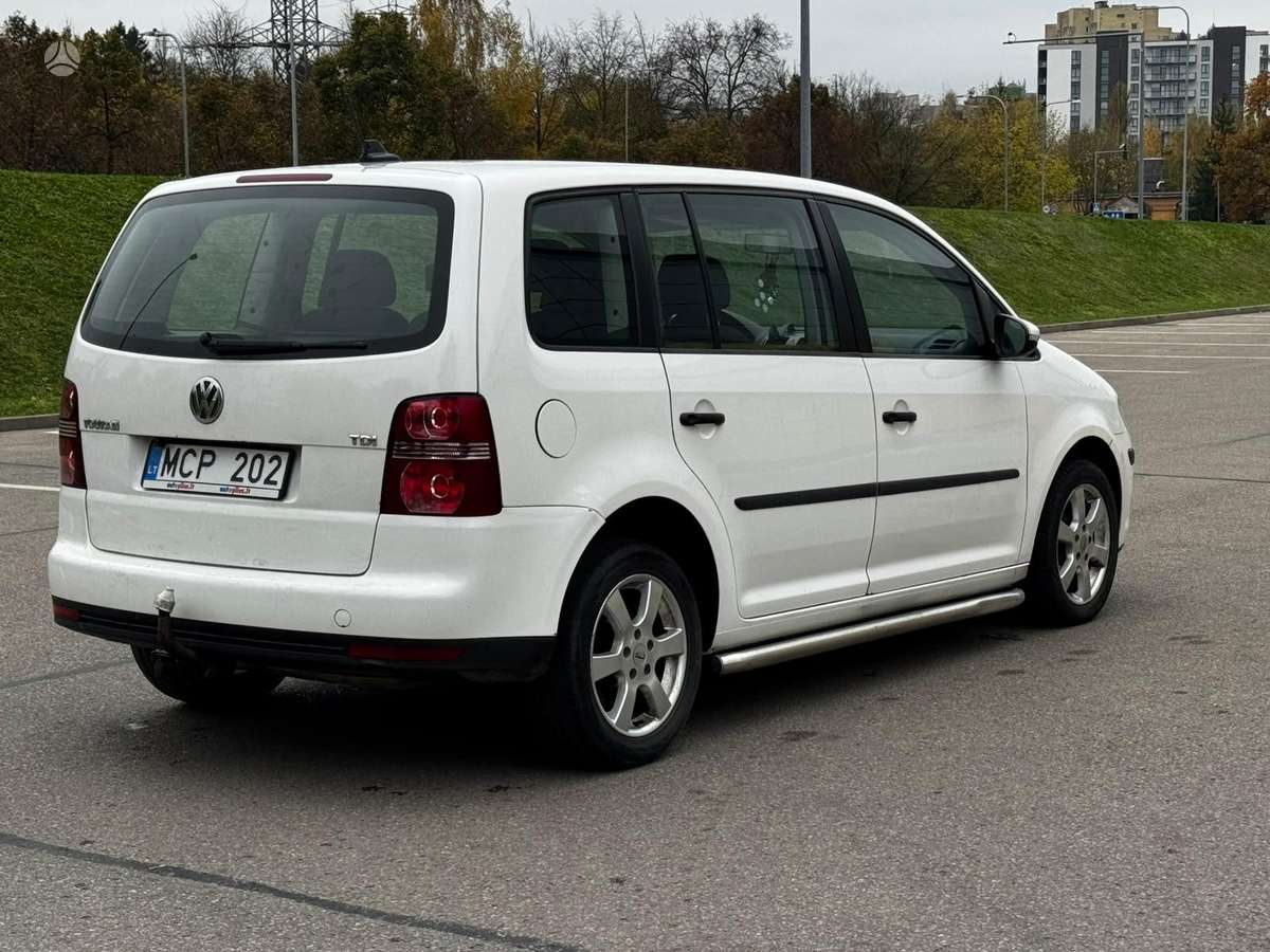 Volkswagen Touran 2011 — photo 5