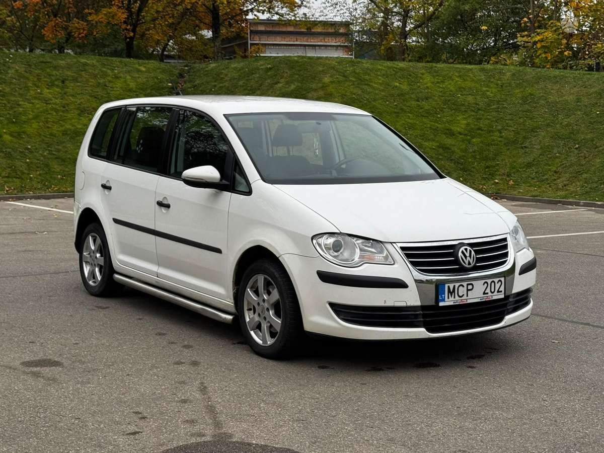 Volkswagen Touran 2011 — photo 7
