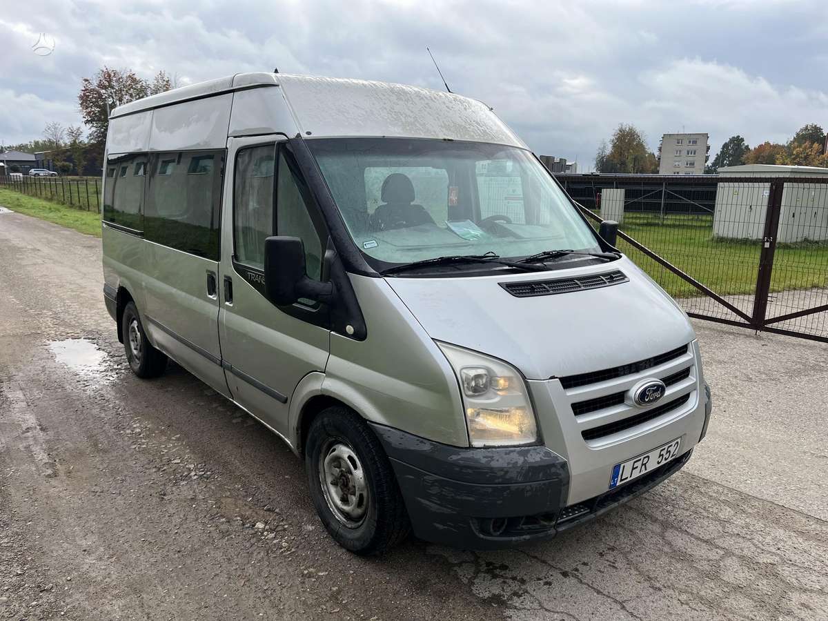 Ford Transit 2011 — rear view
