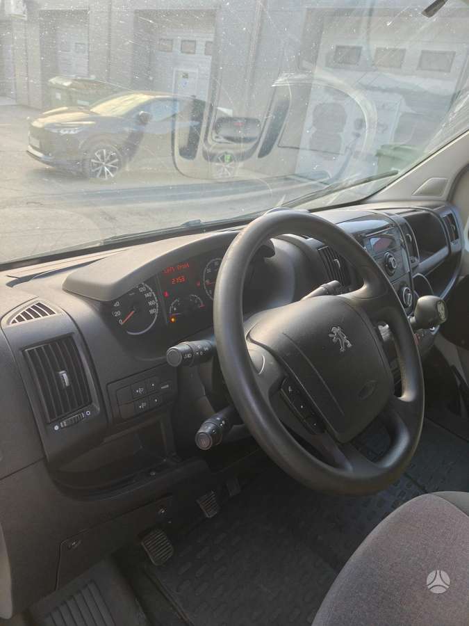 Peugeot Boxer 2011 — photo 12