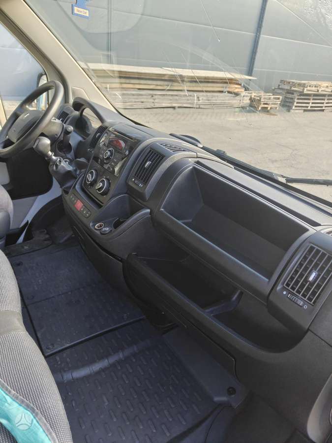 Peugeot Boxer 2011 — photo 14