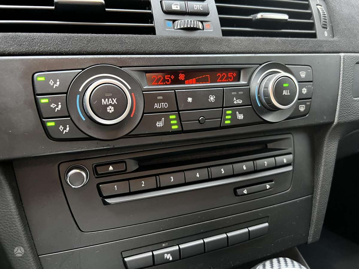 BMW 320 2010 — photo 18
