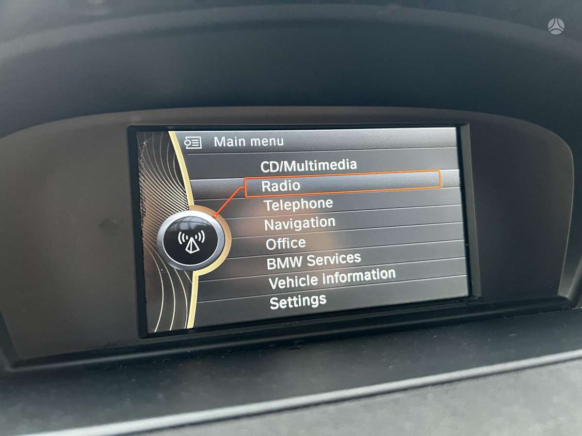BMW 320 2010 — photo 20